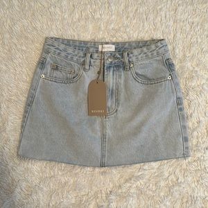 Denim mid rise skirt by Meshki size xs
